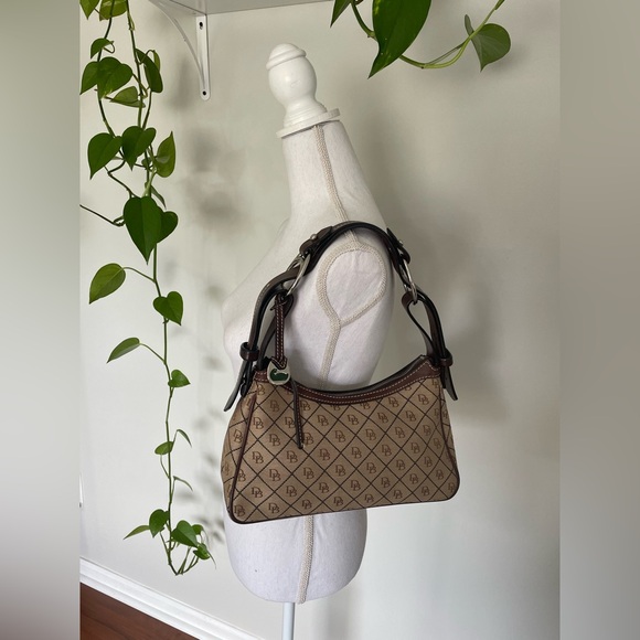 Dooney & Bourke Handbags - Dooney & Bourke Medium Safari Shoulder Bag Handbag